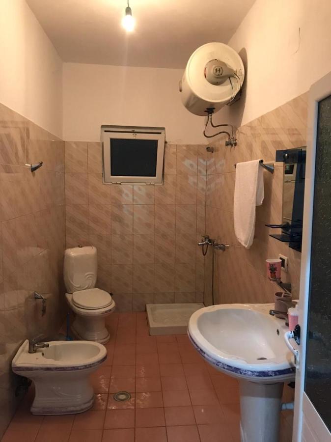 Niko Apartament Sarandë Esterno foto