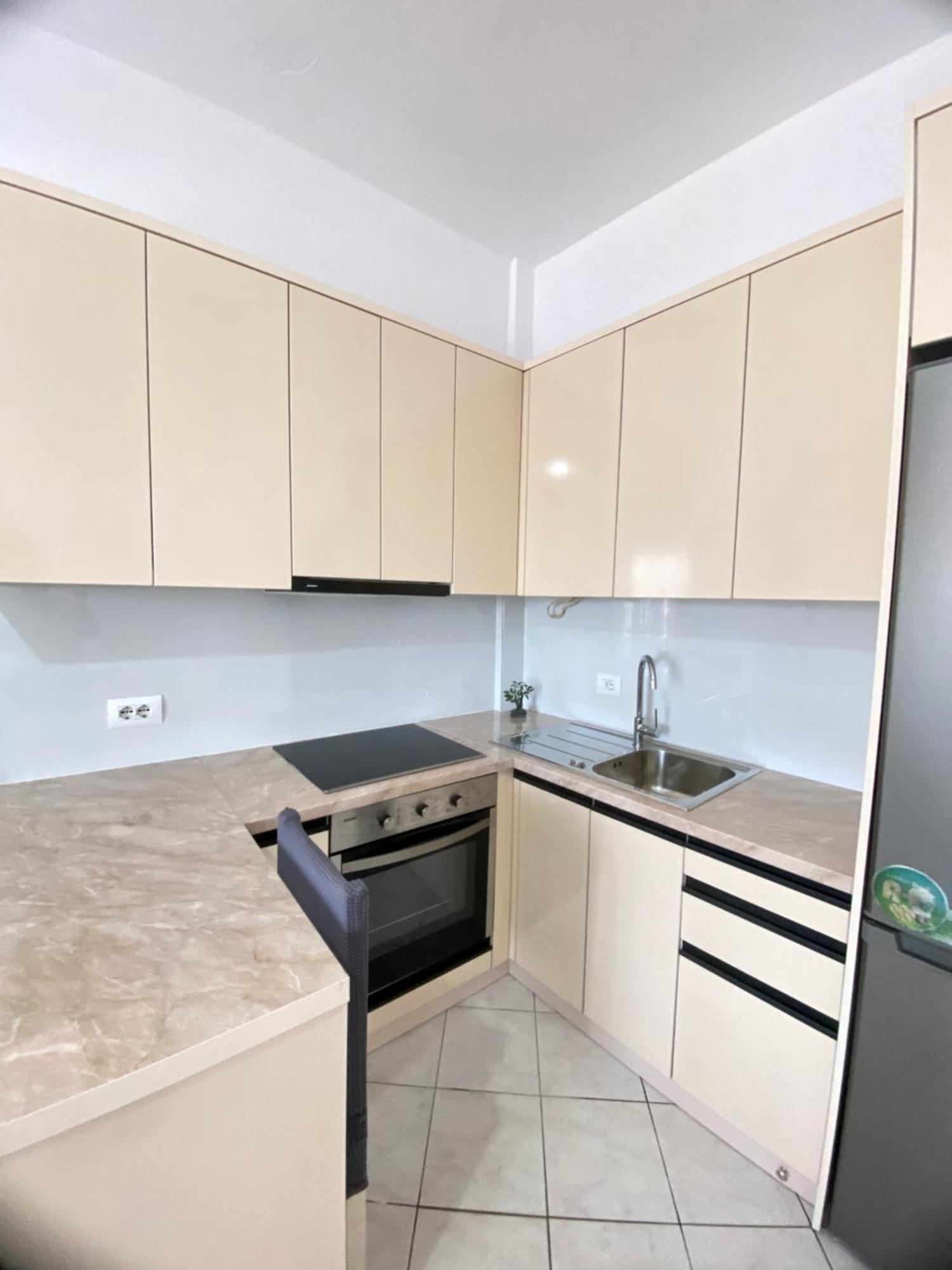 Niko Apartament Sarandë Esterno foto
