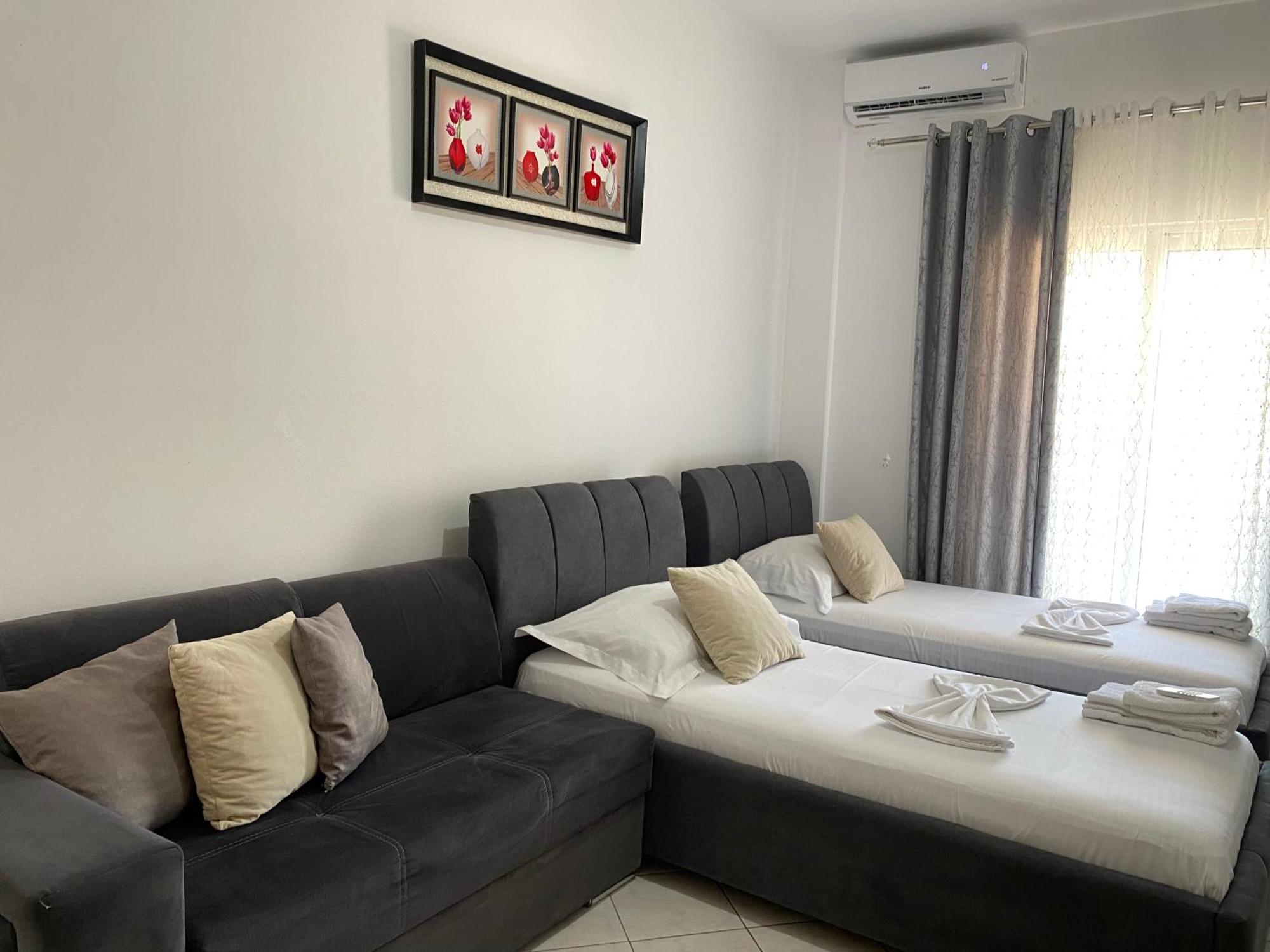 Niko Apartament Sarandë Esterno foto